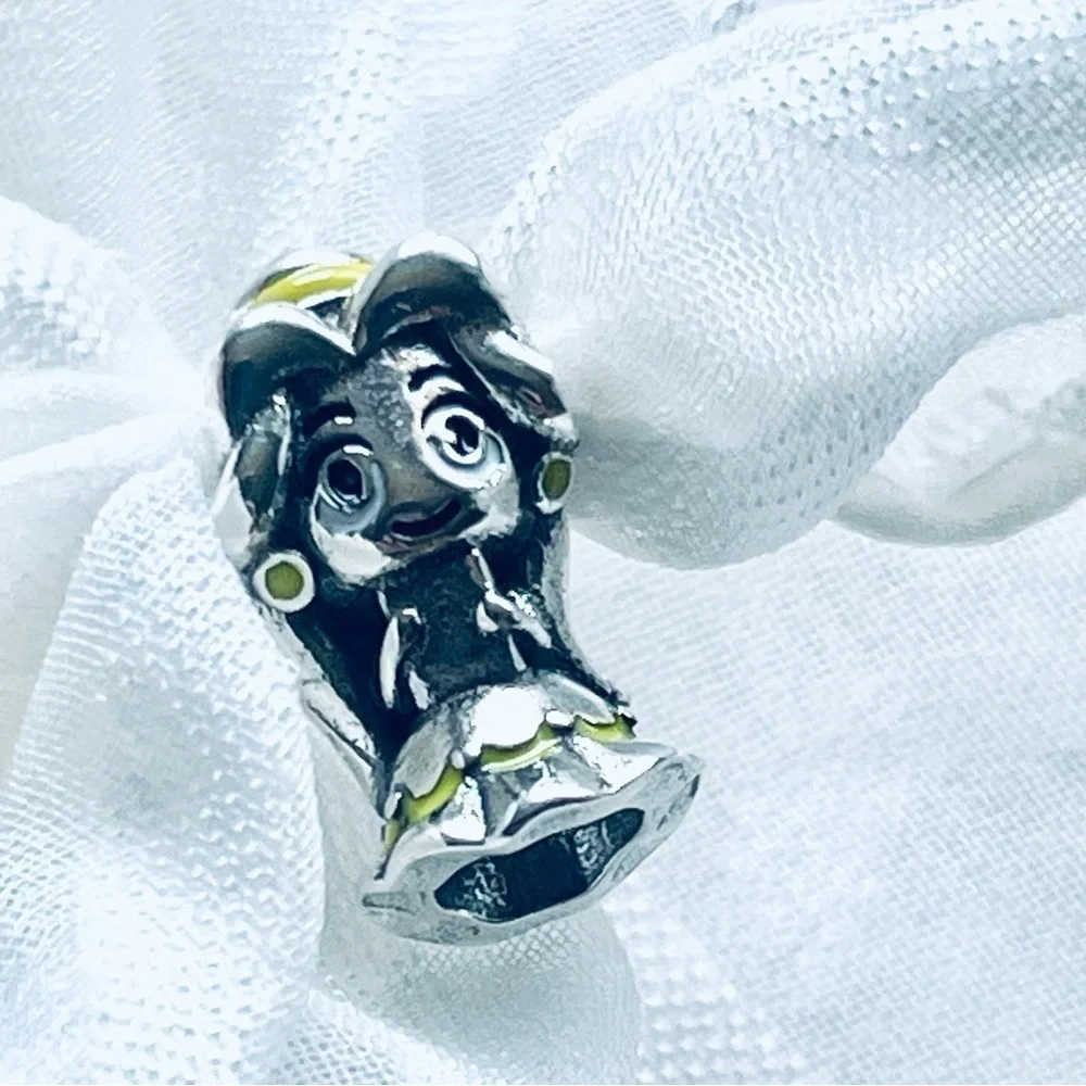 🌹 NWOT Princess Belle Charm